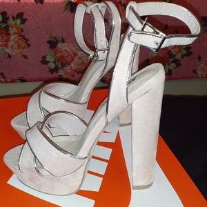 Just fabulous heels brand new